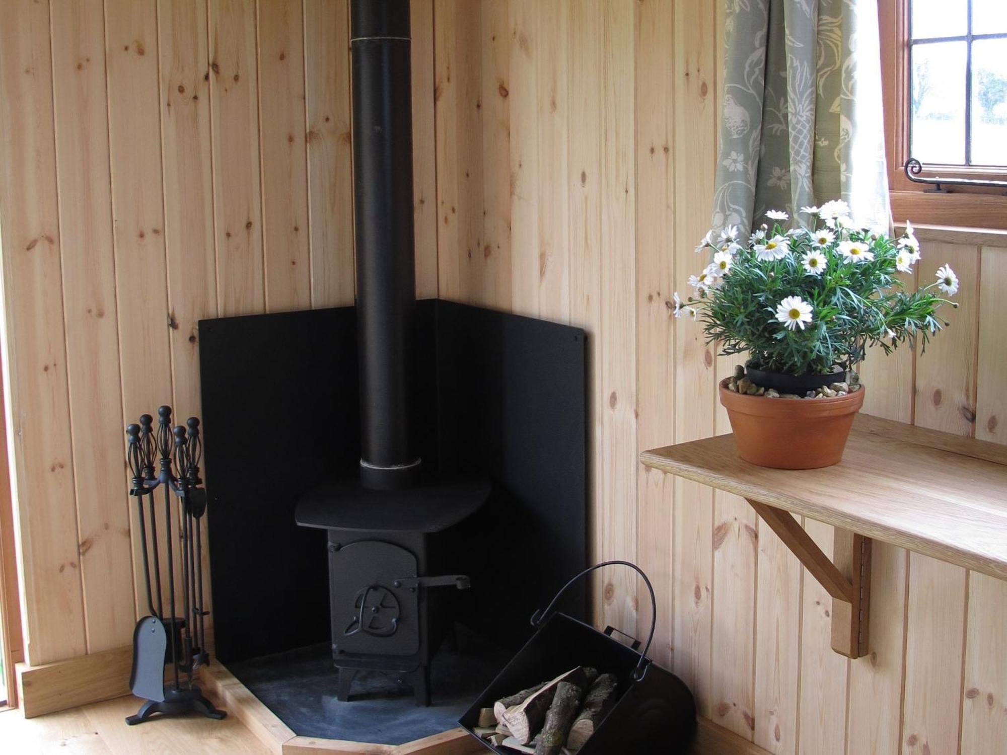 Marshwood Farm B&B And Shepherds Hut Dinton  Εξωτερικό φωτογραφία