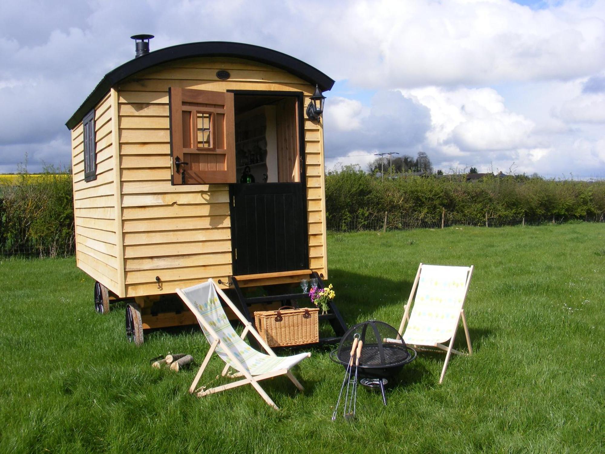 Marshwood Farm B&B And Shepherds Hut Dinton  Εξωτερικό φωτογραφία