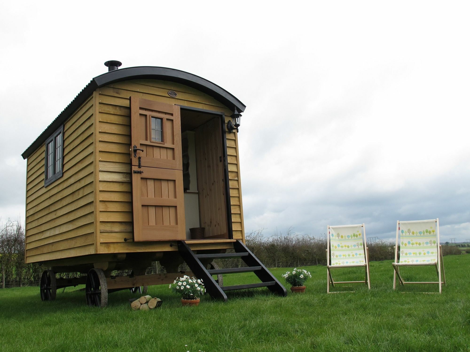 Marshwood Farm B&B And Shepherds Hut Dinton  Εξωτερικό φωτογραφία