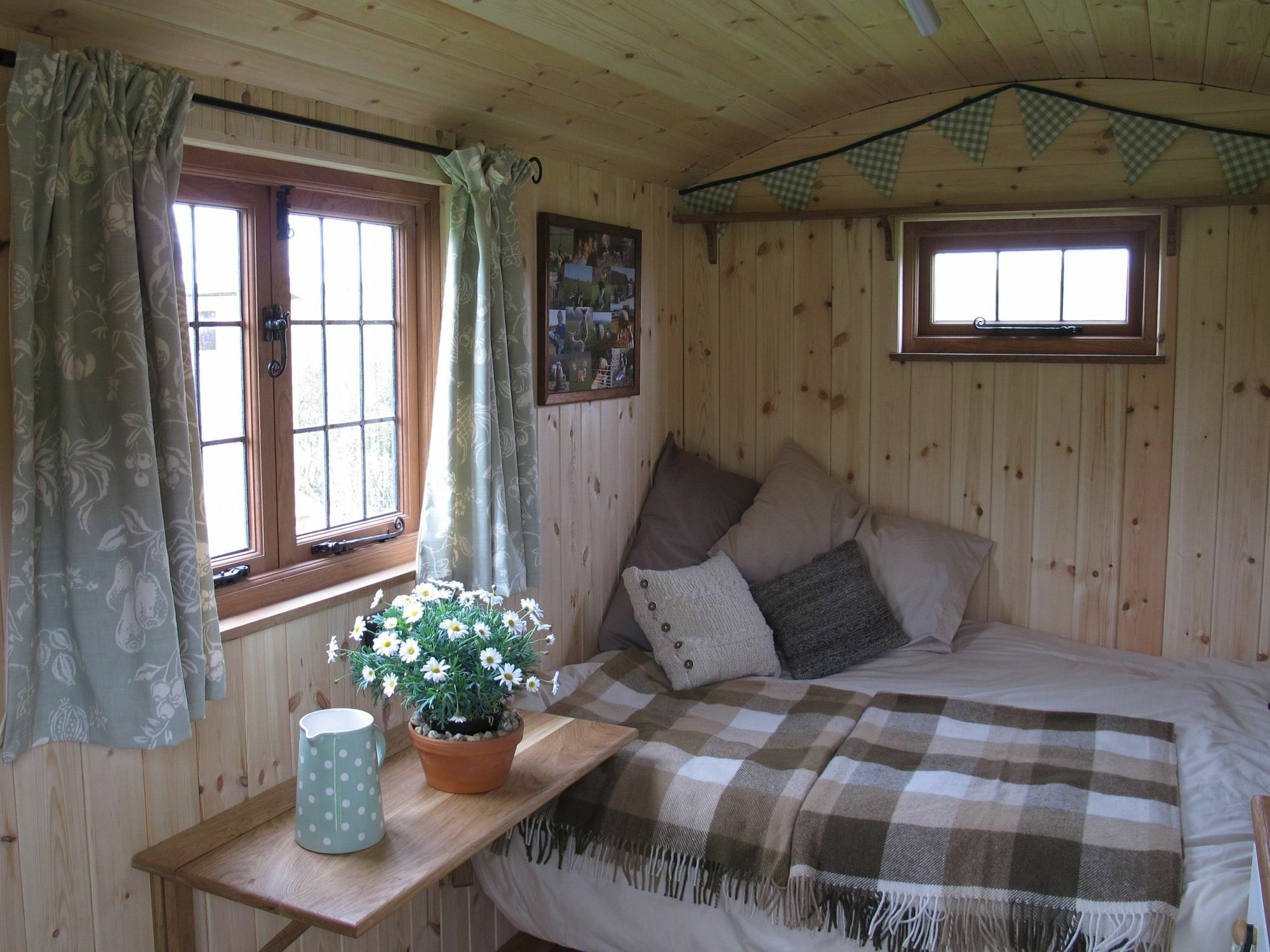 Marshwood Farm B&B And Shepherds Hut Dinton  Εξωτερικό φωτογραφία